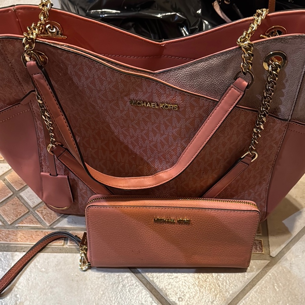 Michael Kors Grapefruit Shoulder Bag Set